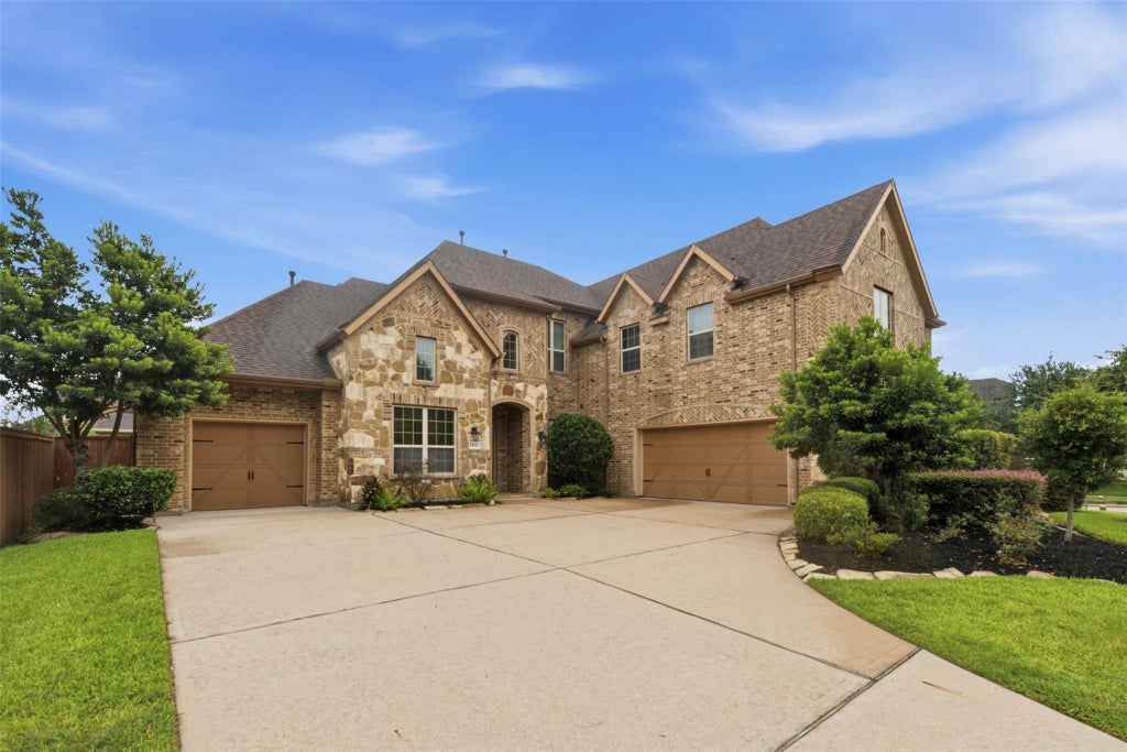 Photo of 13929 North Lake Branch Lane, Houston, TX 77044 (MLS # 72096600)