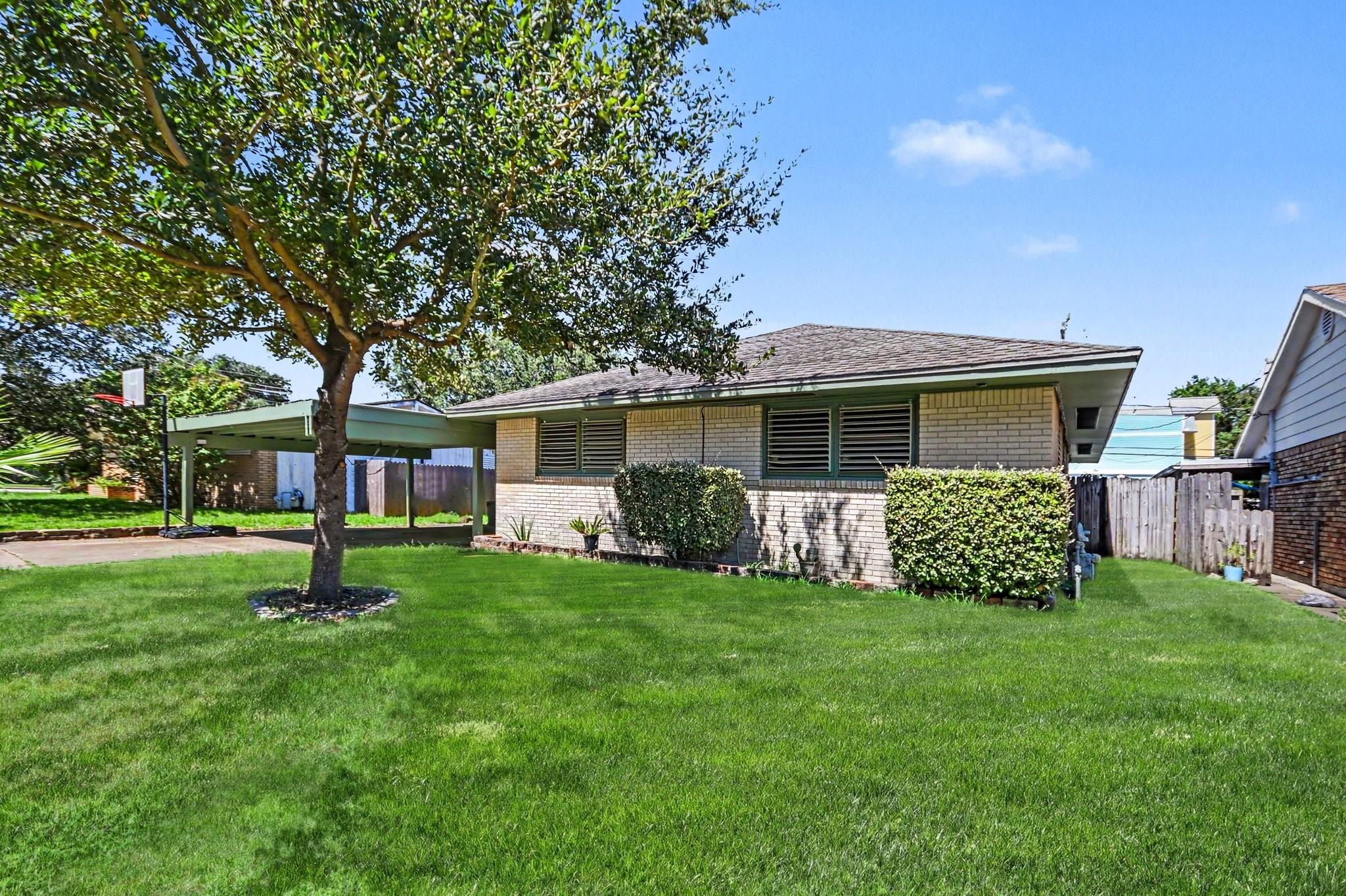 6814 Fairway Drive