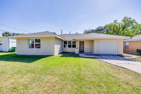 Photo of 6201 Carew Street, Houston, TX 77074 (MLS # 79291997) Photo of 6201 Carew Street, Houston, TX 77074 (MLS # 79291997)