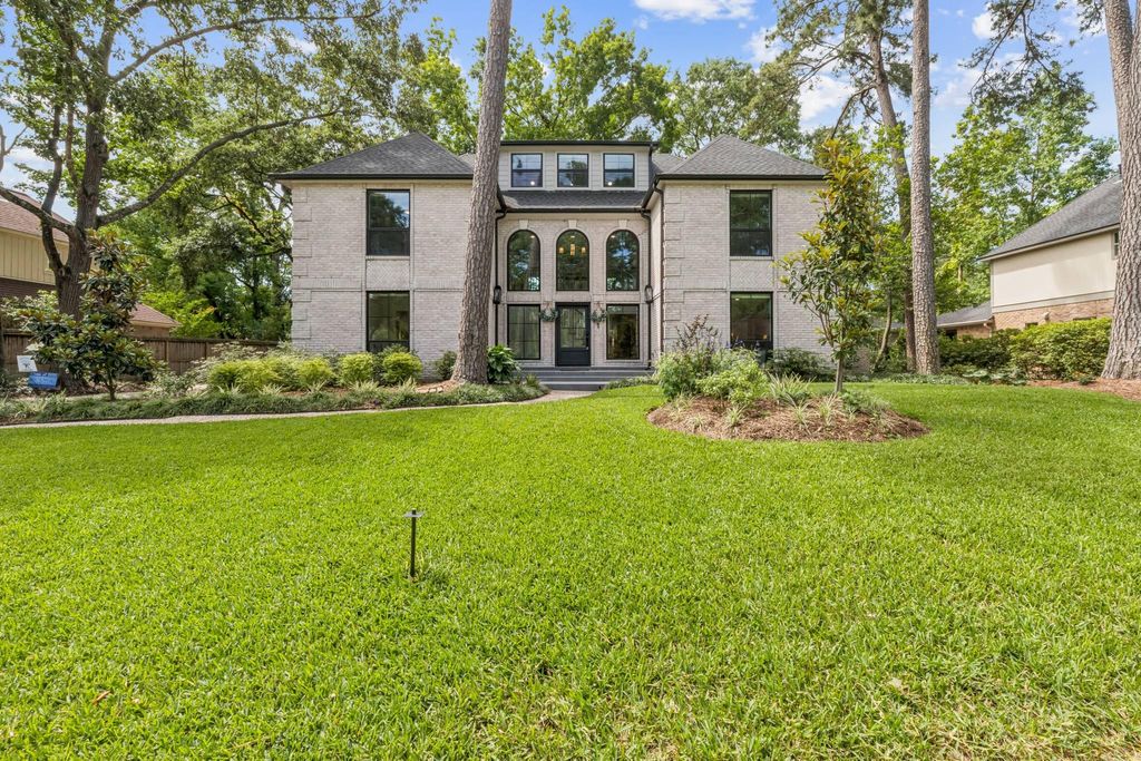Photo of 4810 Middle Falls Drive, Houston, TX 77345 (MLS # 3632656)