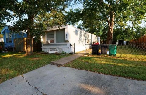 Photo of 9810 Cedar Branch Drive, Baytown, TX 77521 (MLS # 56591230)