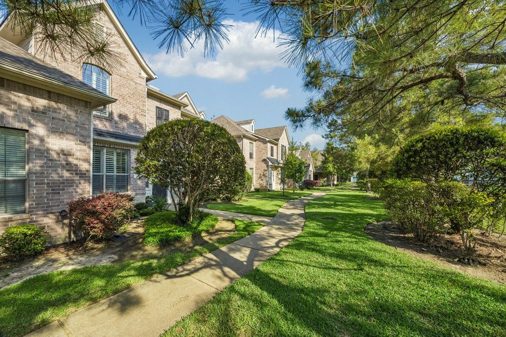 Photo of 2402 Clippers Square, Houston, TX 77058 (MLS # 3076433)