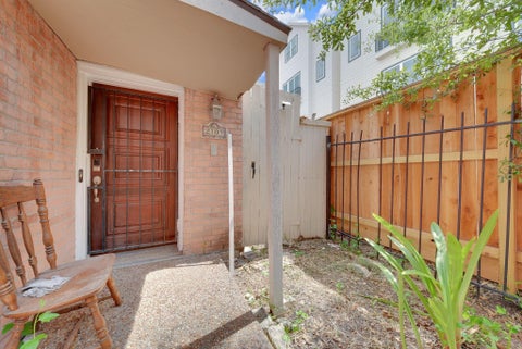 Photo of 2109 Nantucket Drive, Houston, TX 77057 (MLS # 52486260)