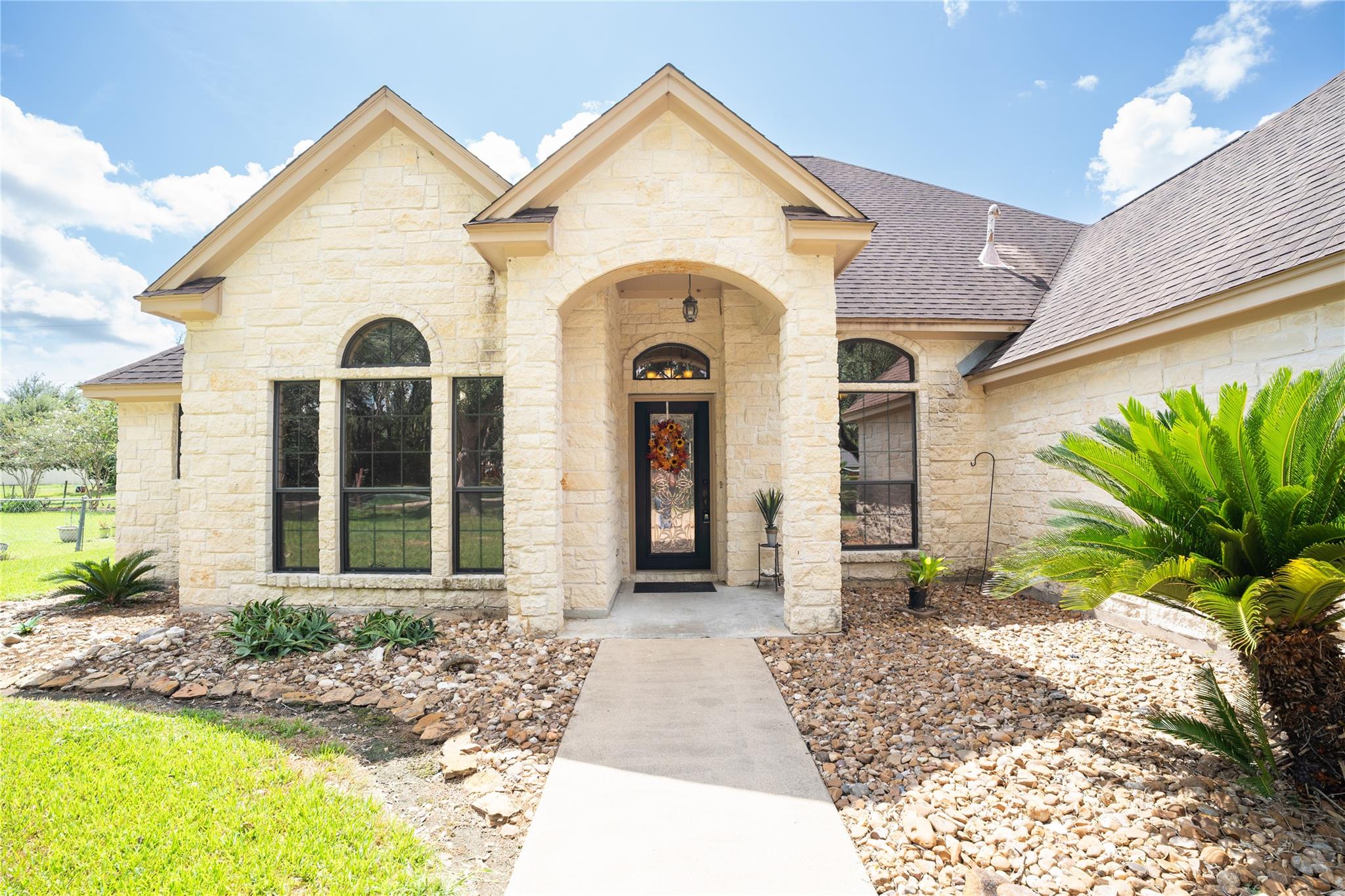 205 W Bronco Bend