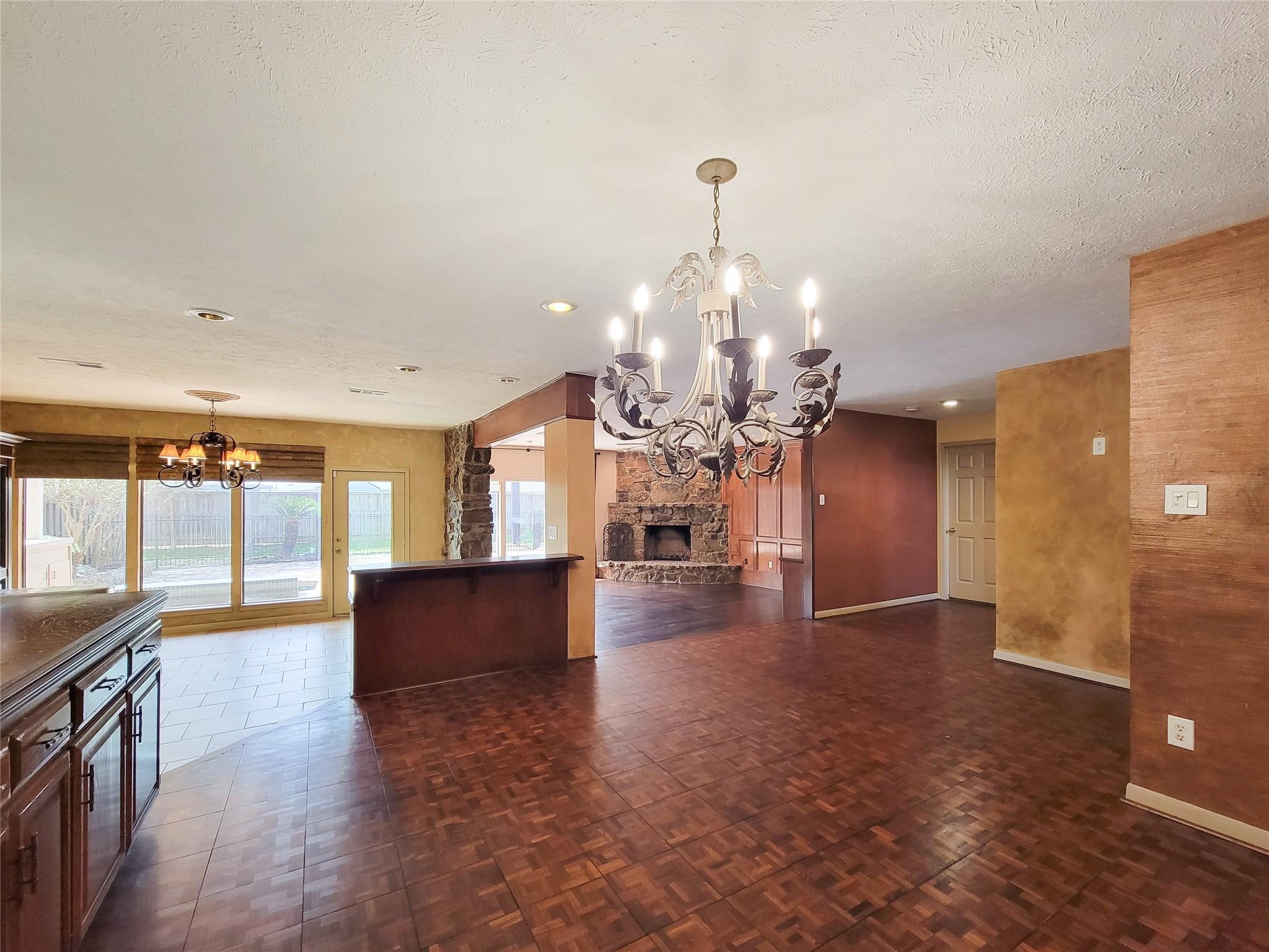4717 Country Club View