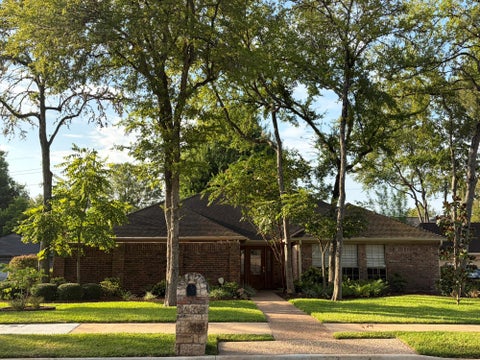 Photo of 2019 Plantation Drive, Richmond, TX 77406 (MLS # 70124482)