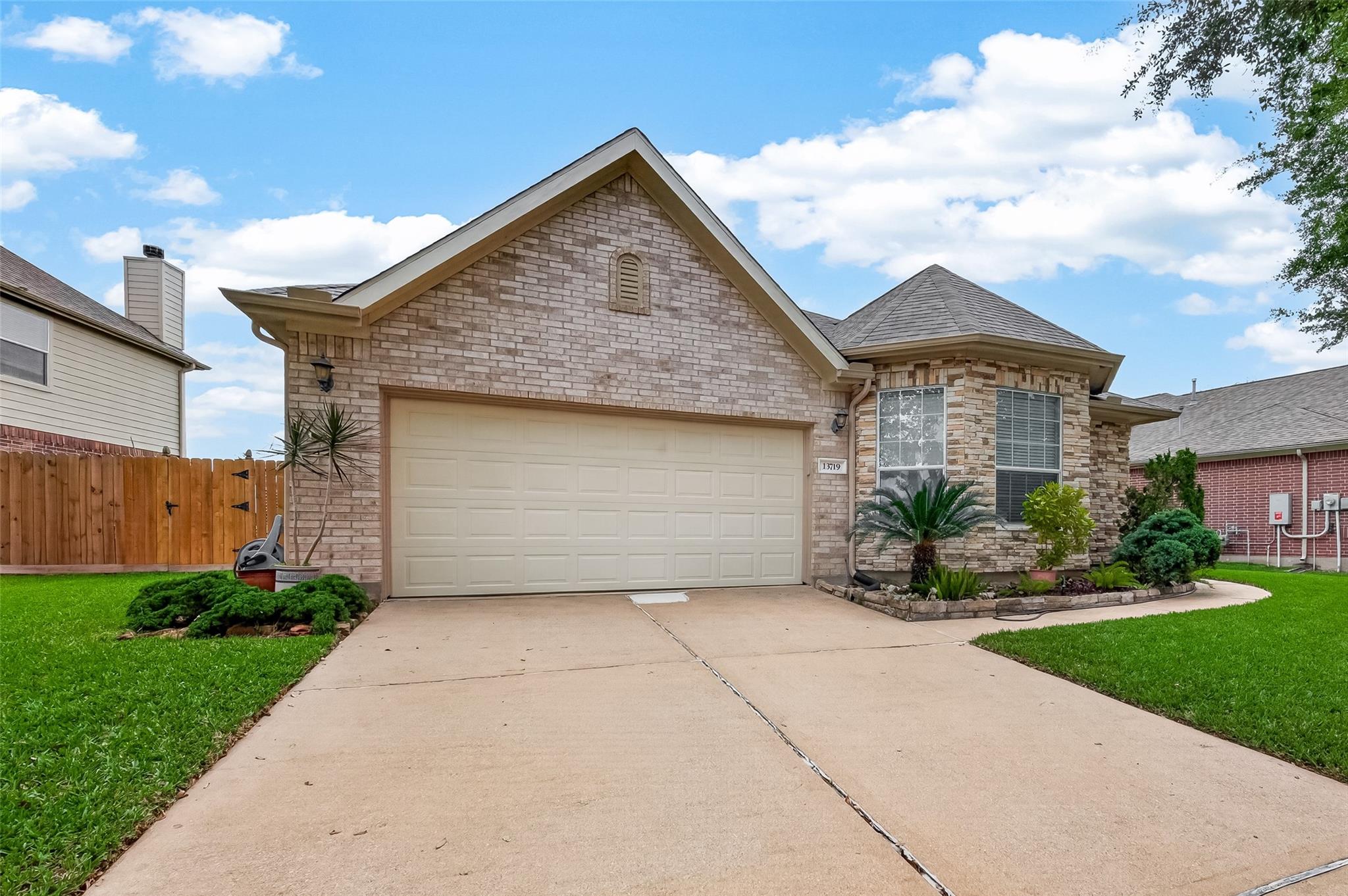 13719 Saxony Drive