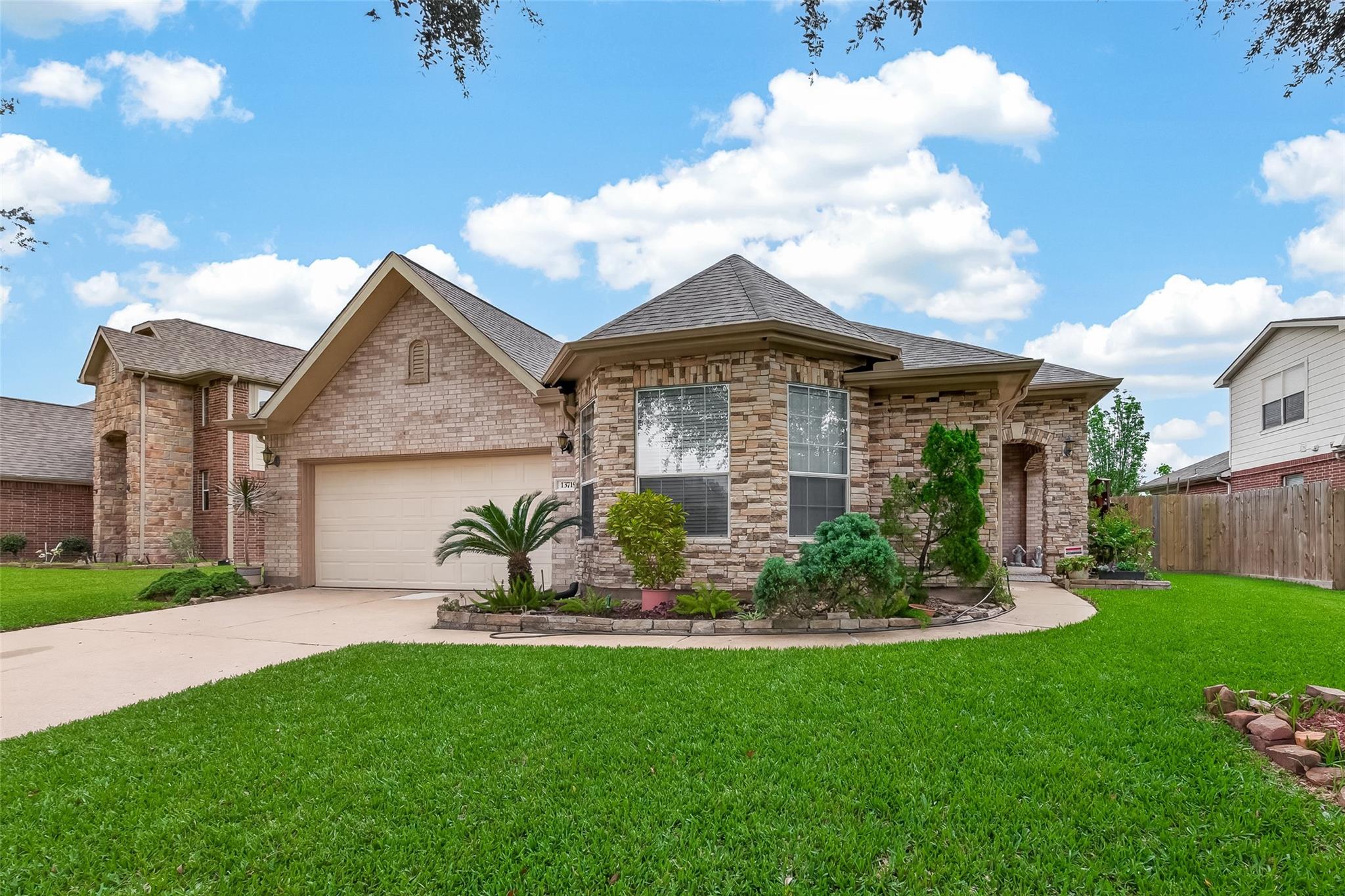 13719 Saxony Drive