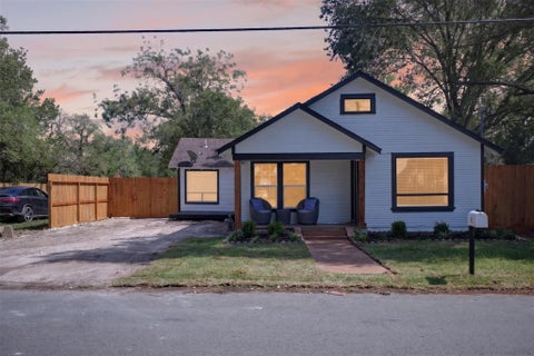 Photo of 503 Anderson Street, Sealy, TX 77474 (MLS # 41661416)
