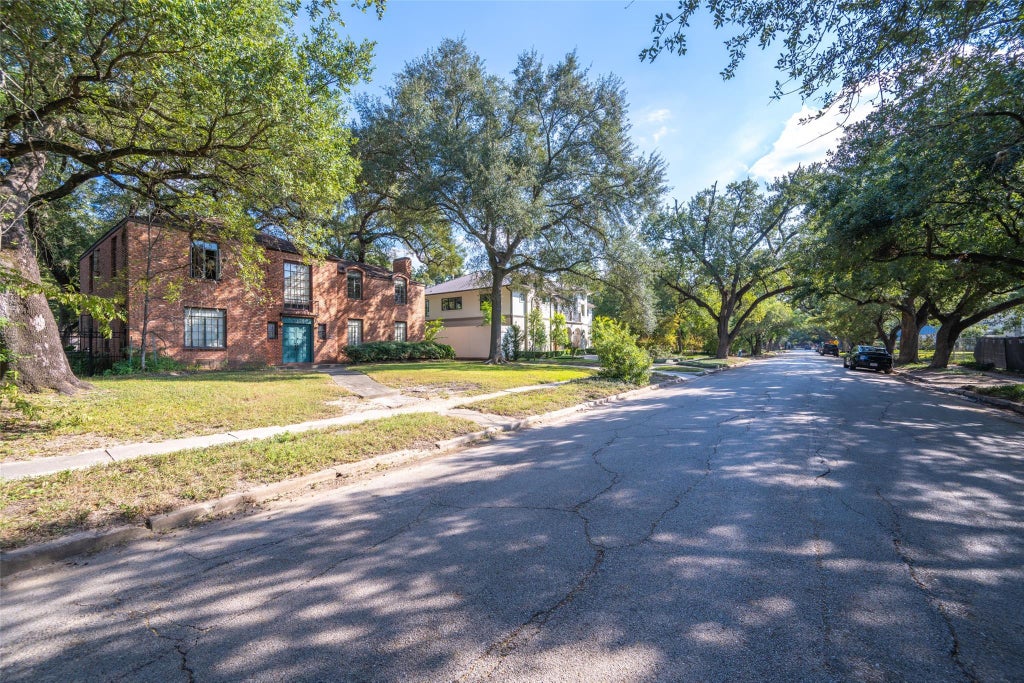 Photo of 5317 Cherokee Street, Houston, TX 77005 (MLS # 82714724)