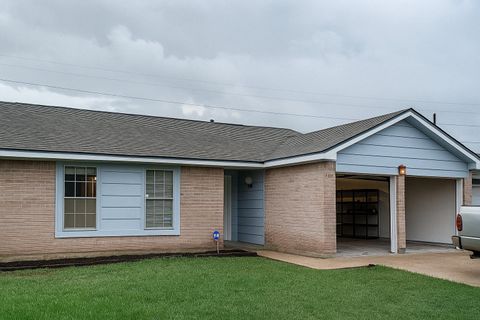 Photo of 7307 Silver Star Drive, Houston, TX 77086 (MLS # 29086516)