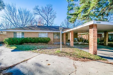 Photo of 10201 Homestead Road, Houston, TX 77016 (MLS # 61636738)