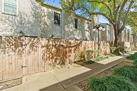 Photo of 17491 Red Oak Drive #7491, Houston, TX 77090 (MLS # 34825555)