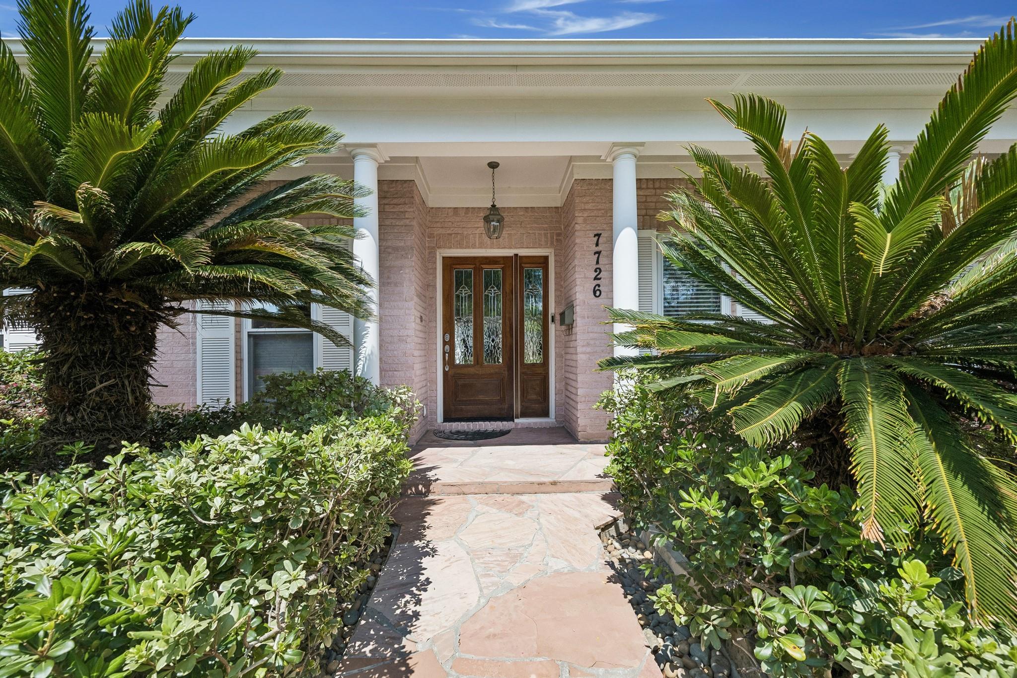 7726 Meadowvale Drive