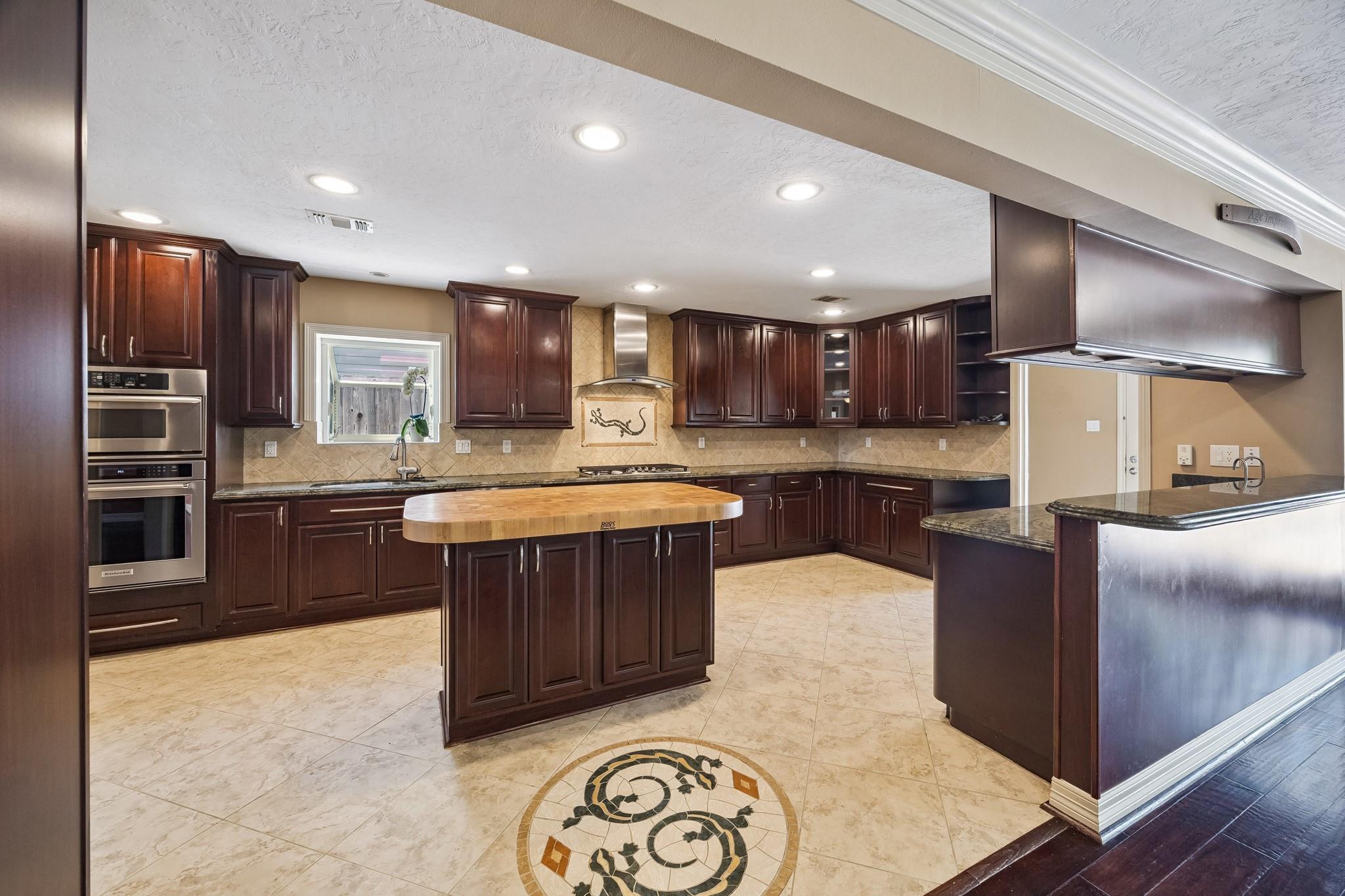 7726 Meadowvale Drive