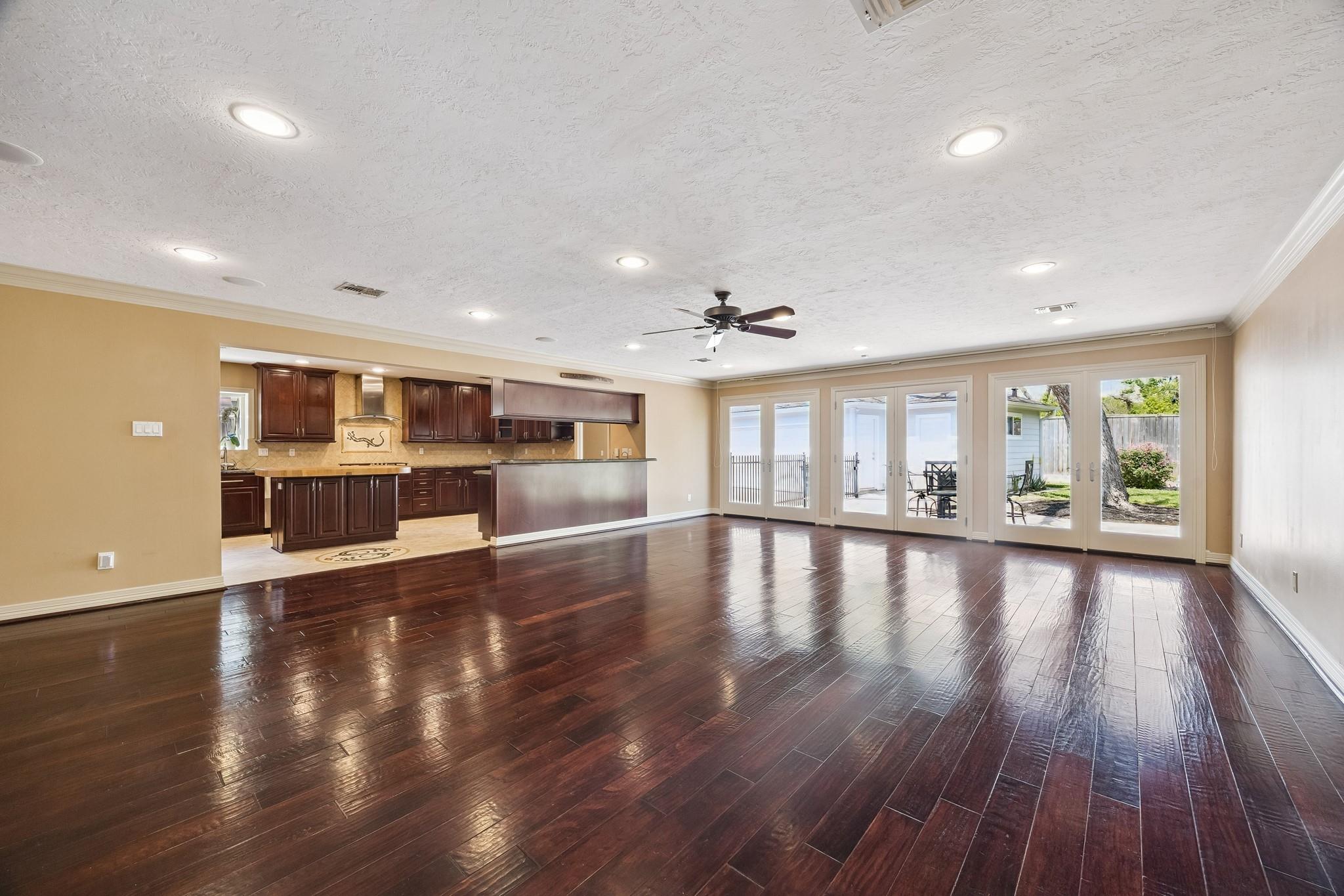 7726 Meadowvale Drive