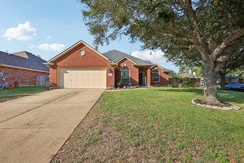Photo of 6210 Crystal Forest Trail, Katy, TX 77493 (MLS # 28649165)