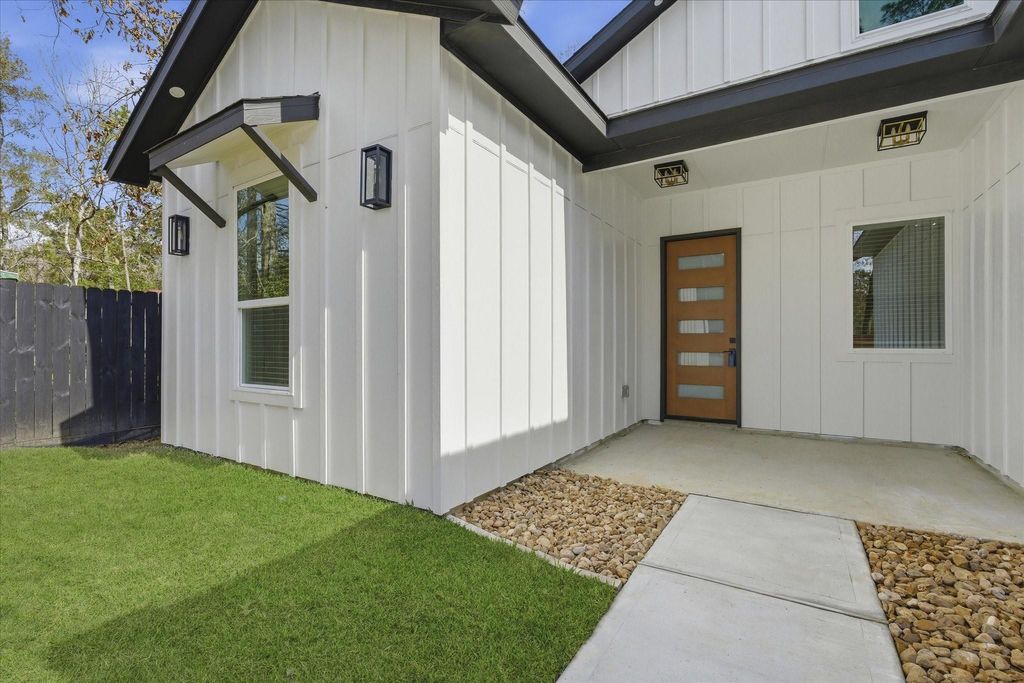 Photo of 19683 Briarwick Lane, New Caney, TX 77357 (MLS # 39244573)