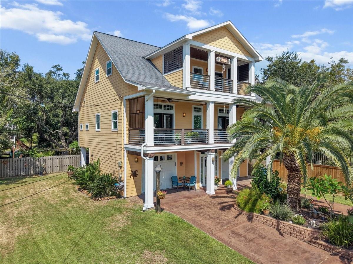 808 Elm Road