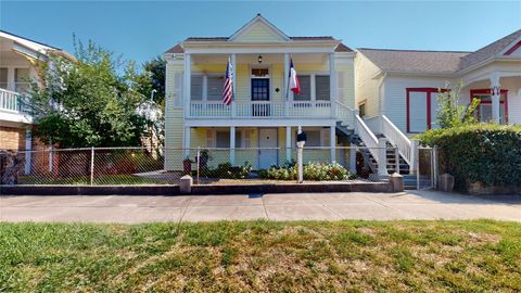 Photo of 1711 Avenue M, Galveston, TX 77550 (MLS # 95243479)