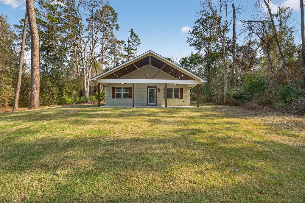 Photo of 525 Charmaine Drive E, Ivanhoe, TX 75979 (MLS # 73337097)
