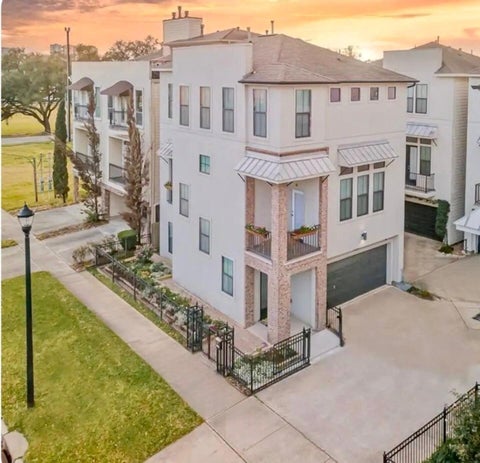 Photo of 3610 Chenevert Street, Houston, TX 77004 (MLS # 12832079)