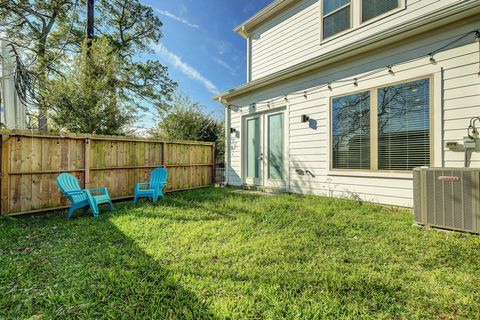 Tiny photo for 806 Thornton Road #A, Houston, TX 77018 (MLS # 94366612)
