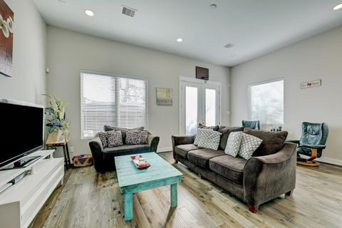 Tiny photo for 806 Thornton Road #A, Houston, TX 77018 (MLS # 94366612)