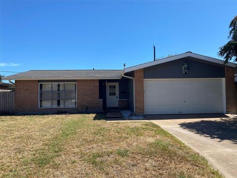 Photo of 121 Tuna Street, Galveston, TX 77550 (MLS # 28930836)