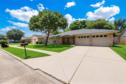 Photo of 2314 Goodrich Street, Pearland, TX 77581 (MLS # 53752168)