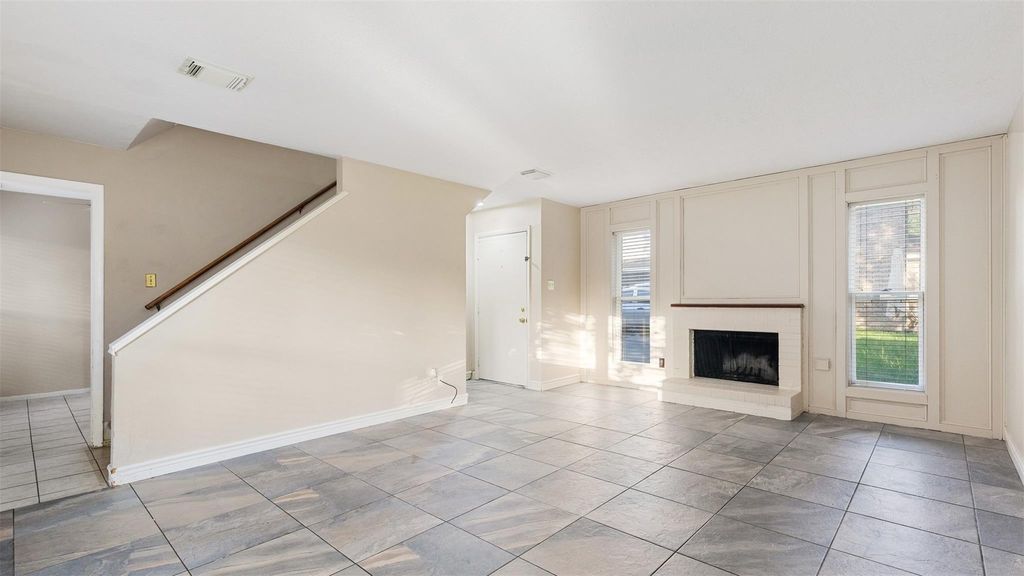 Photo of 10810 Sugar Hill Drive #B, Houston, TX 77042 (MLS # 96621013)