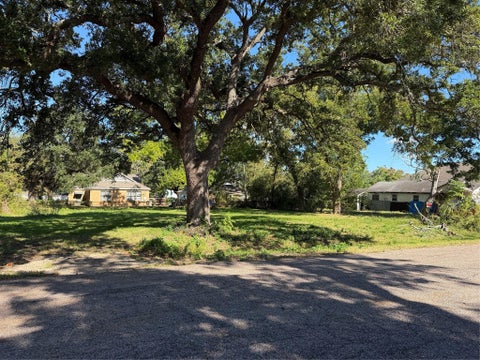 Photo of 3705 Venze Street, Dickinson, TX 77539 (MLS # 60087436)