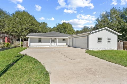 Photo of 381 County Road 3404, Cleveland, TX 77327 (MLS # 26591496)