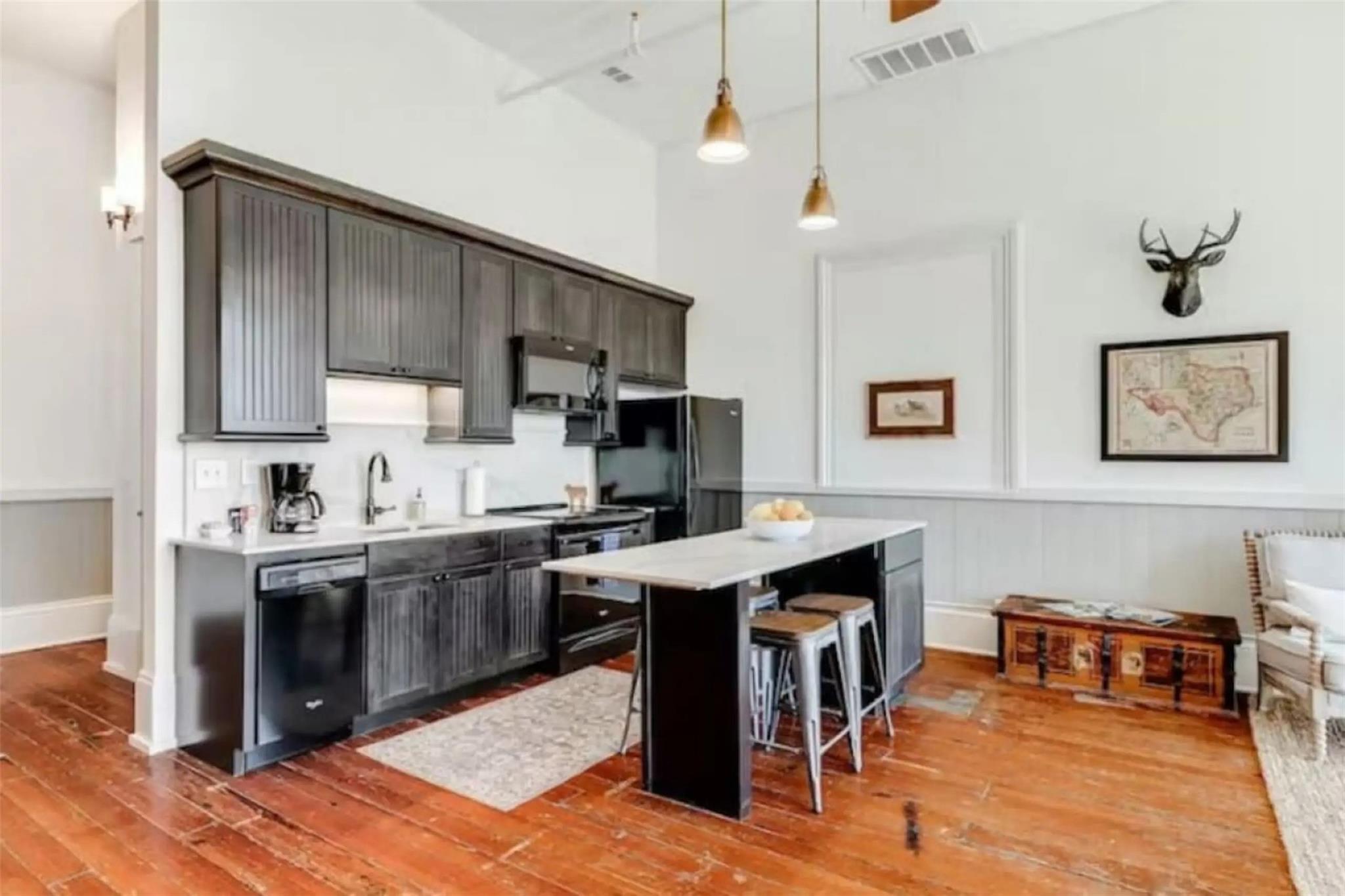 2010 Strand St 302