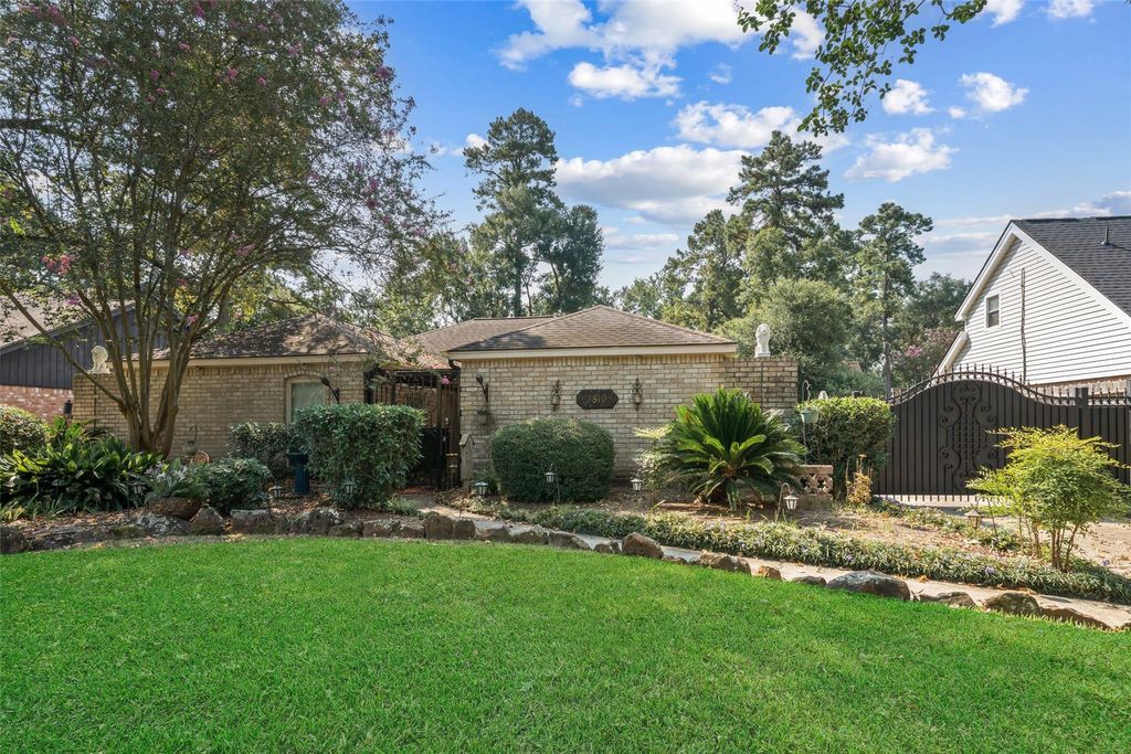 Photo of 3510 Riverwood Park Drive, Houston, TX 77345 (MLS # 64132178)