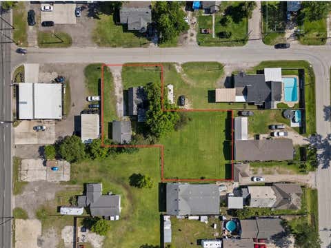 Photo of 104 Avenue E, Highlands, TX 77562 (MLS # 81228155)