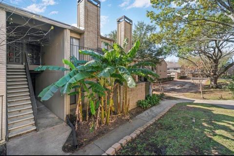 Condo For Sale - 10811 Richmond Avenue #72<br/> Harris County, Houston, TX 77042