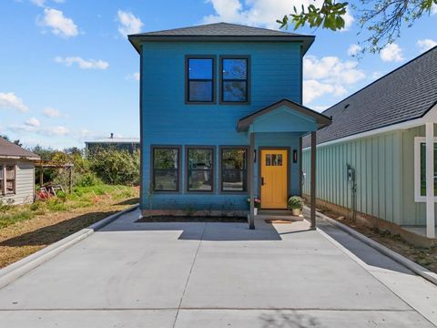 Homes For Sale - 125 4th Street<br/> San Leon, TX 77539