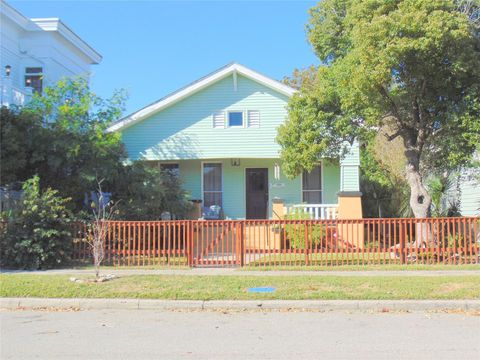 Photo of 3420 Avenue R Avenue, Galveston, TX 77550 (MLS # 96168490)