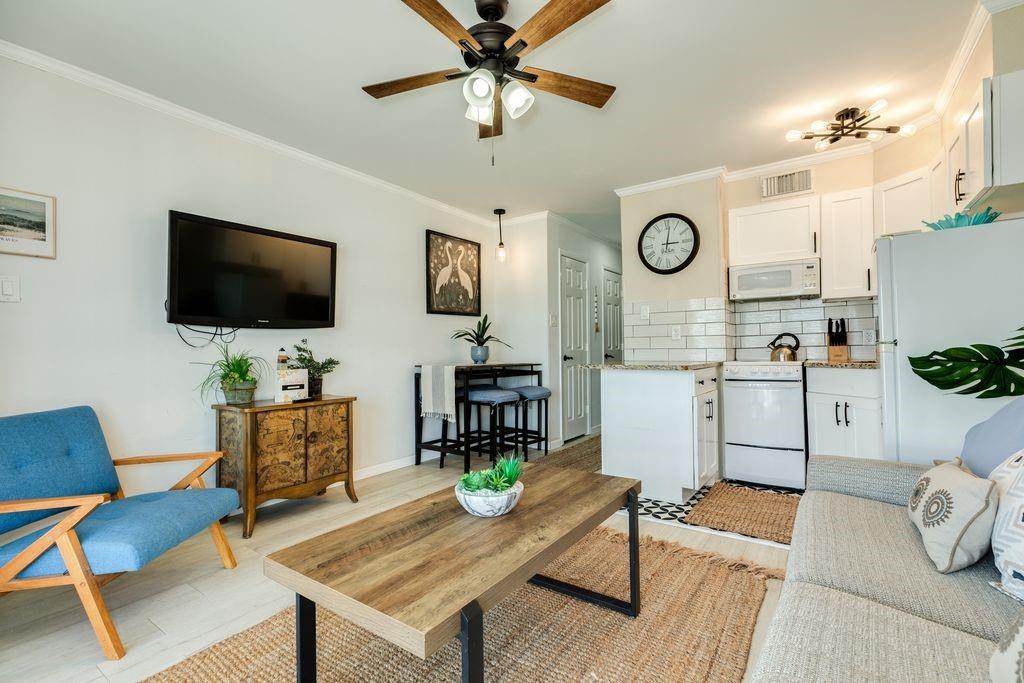 6102 Seawall Blvd 373