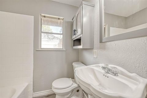 Tiny photo for 5962 Willow Glen Drive, Houston, TX 77033 (MLS # 24211088)