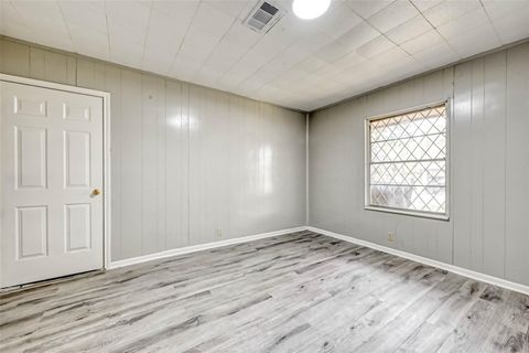 Tiny photo for 5962 Willow Glen Drive, Houston, TX 77033 (MLS # 24211088)