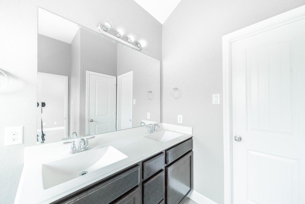 Photo of 15718 Egret Field Lane, Houston, TX 77049 (MLS # 71058691)