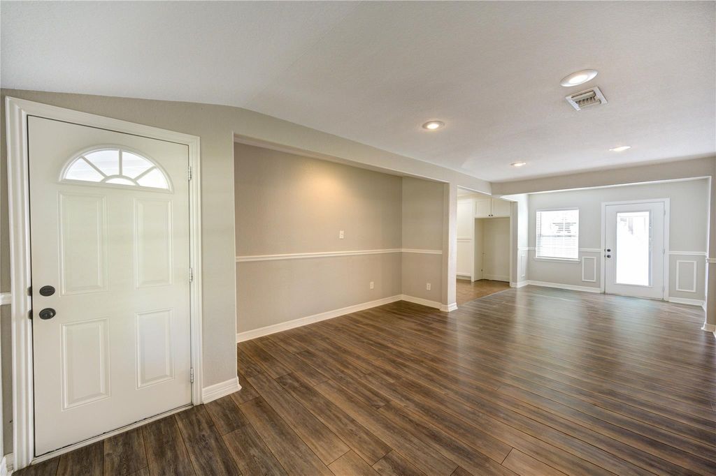 Photo of 6729 Barney Road, Houston, TX 77092 (MLS # 96879612)