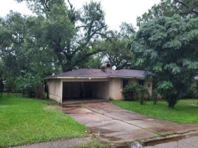 2109 Oaks Drive