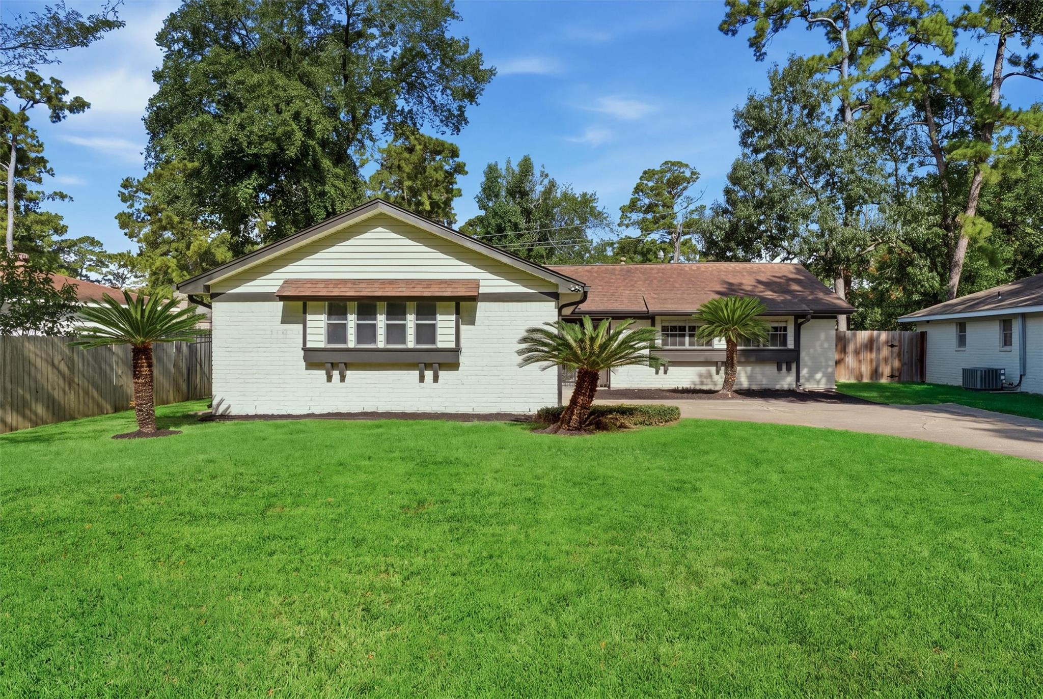 22911 Canyon Lake Drive