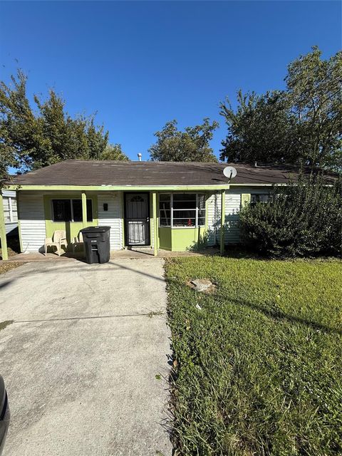 Photo of 5411 Bellfort Street, Houston, TX 77033 (MLS # 63970583)