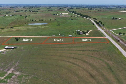 Photo of 2 N State Highway 95, Shiner, TX 77984 (MLS # 71474442)