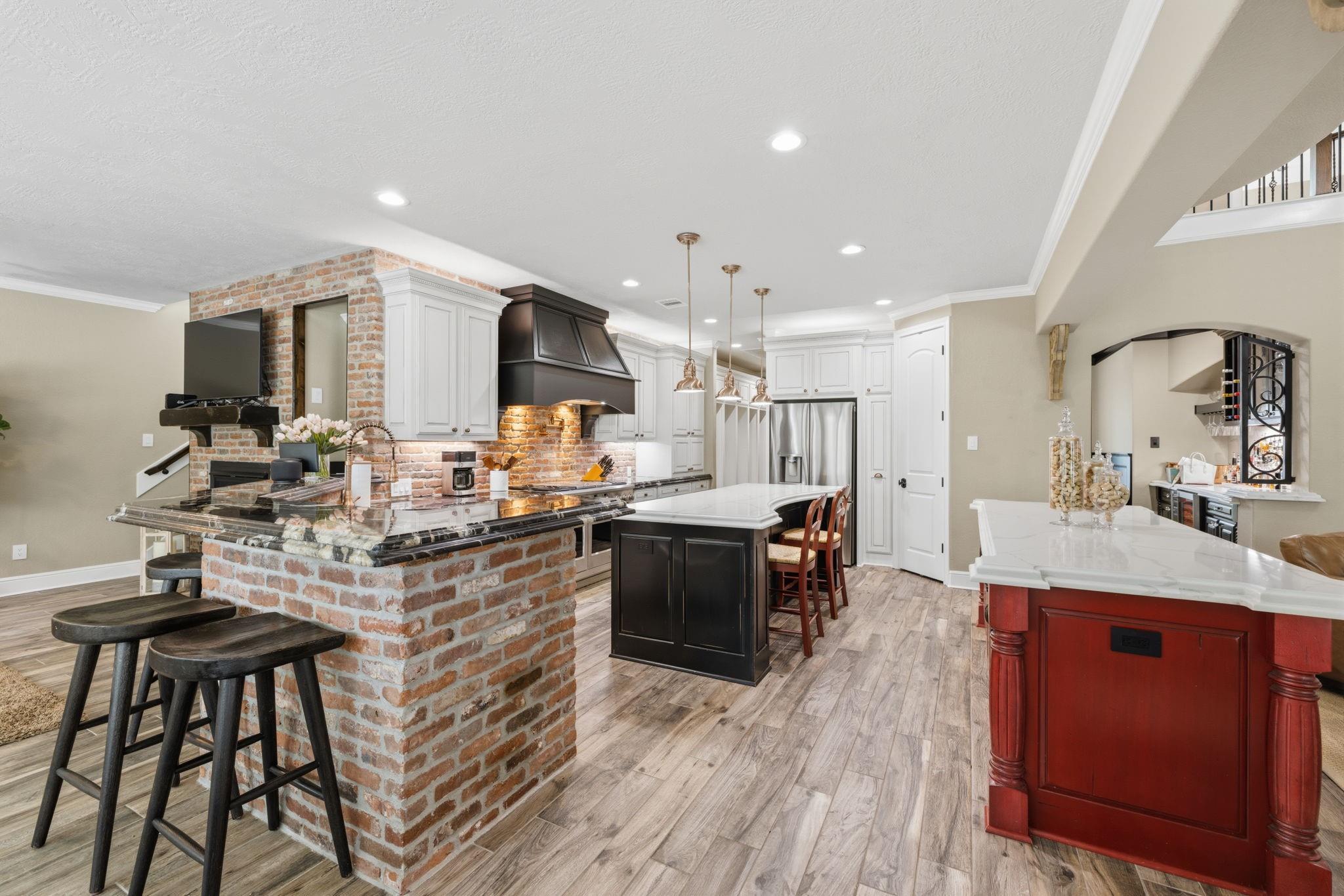 1214 Eversham Way