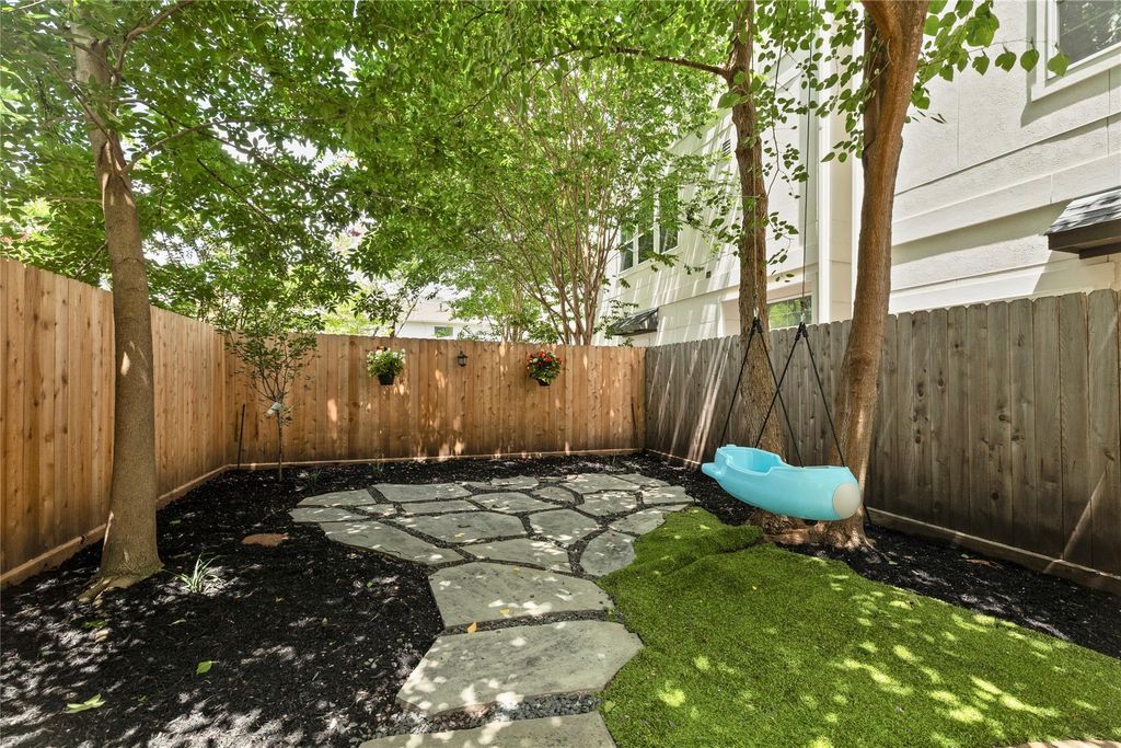 Photo of 4510 Eli Street, Houston, TX 77007 (MLS # 90362577)